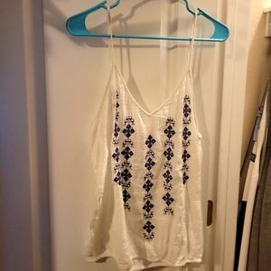 LOFT White sleeveless top with blue pattern